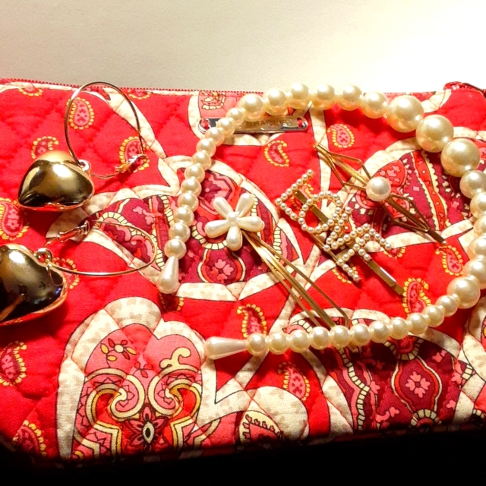 LOVE  hair accessories. 5 pc set.